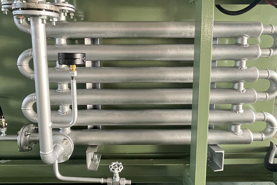 Négyzet alakú ammónia bomlás hidrogéntermelő egység